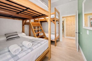 3 bedrooms, desk, iron/ironing board, travel cot