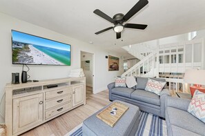 Living area - North Beach Village 6301 - 3BR/2BA Townhome - Anna Maria Island - By Island Real (Holmes Beach)