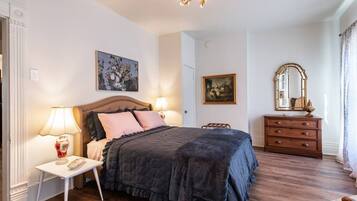 1 bedroom, iron/ironing board, travel crib, WiFi