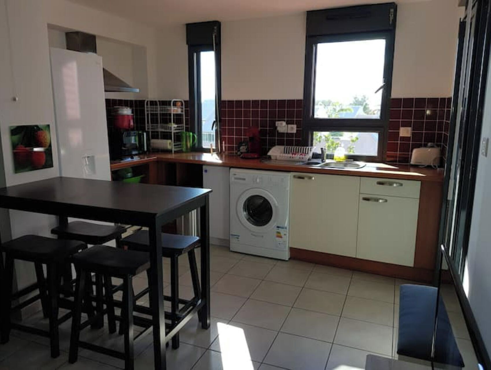 Microwave, oven, stovetop, coffee/tea maker