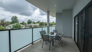 屋外ダイニングエリア