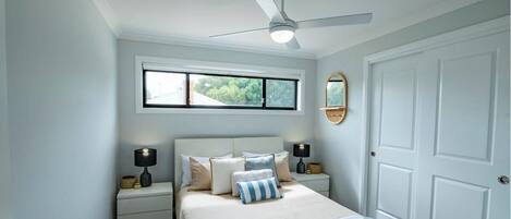 2 bedrooms, desk, iron/ironing board, travel cot