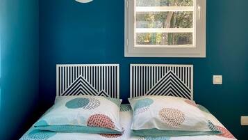 2 slaapkamers, reisbedje, gratis wifi, beddengoed