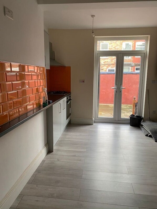 Private kitchen - Room with en-suite bathroom (Manchester)