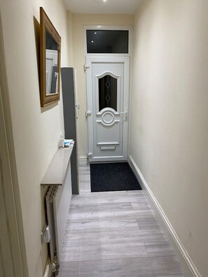 Interior - Room with en-suite bathroom (Manchester)