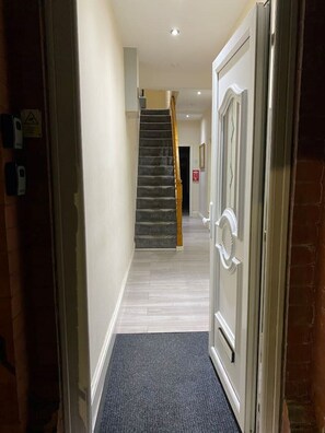 Interior - Room with en-suite bathroom (Manchester)