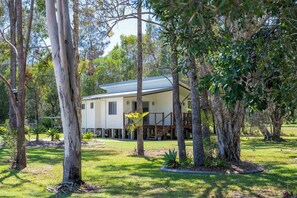 Exterior - Lazy Woods One - Oceanstays (Yamba)