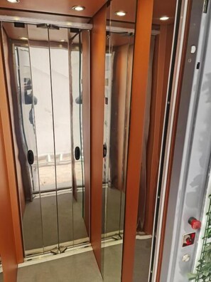 TV de tela plana 32 polegadas com canais digitais, Netflix