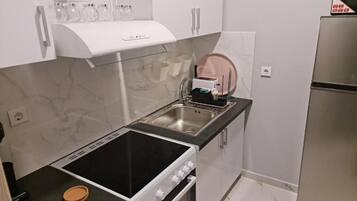 Oven, toaster oven, eco-friendly cleaning products, paper towels