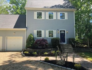 Exterior - Waterfront + Complete Gym + Hot tub (Greenport)