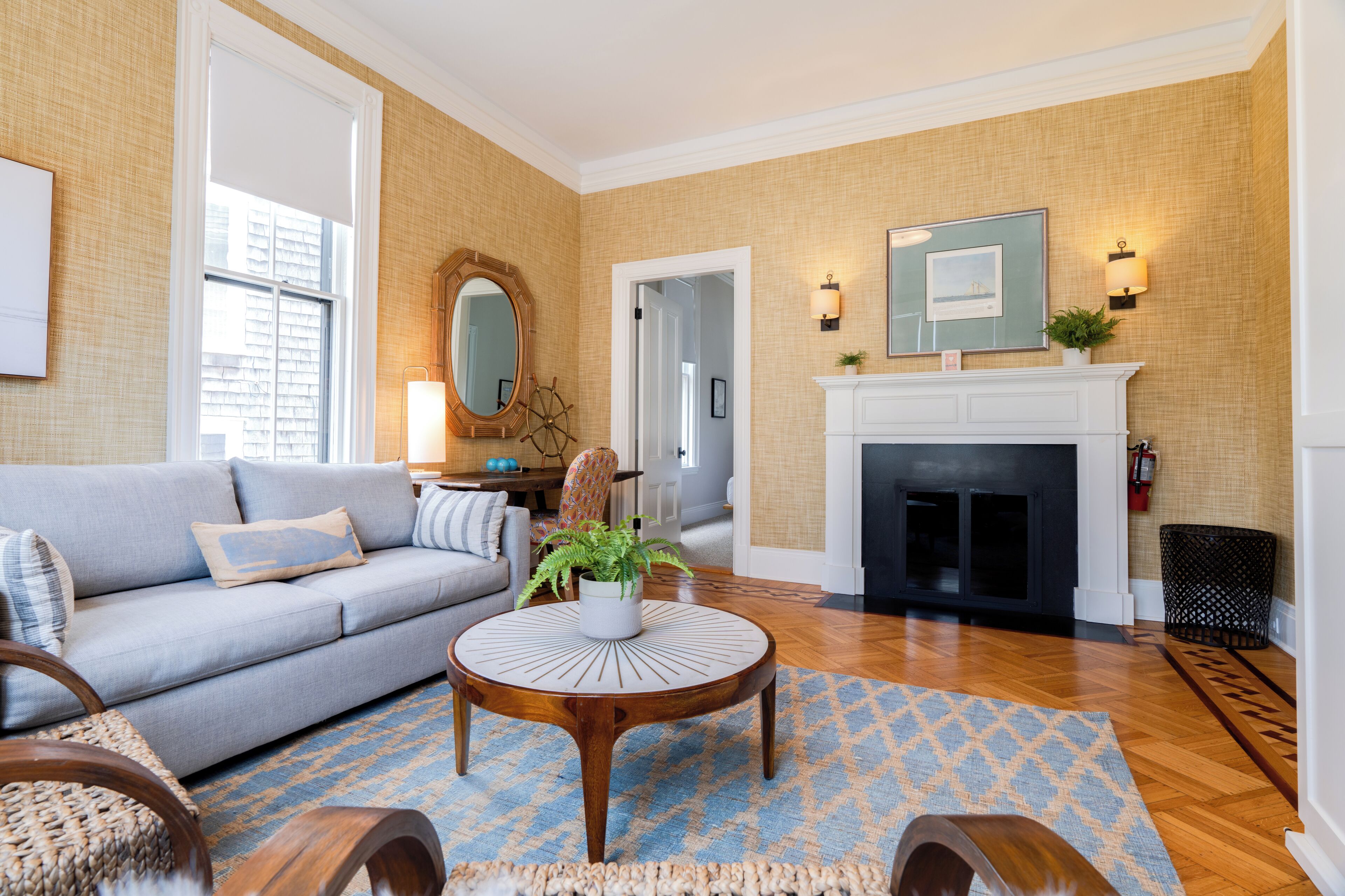 Luxury Room | Living area | 32-inch TV with cable channels