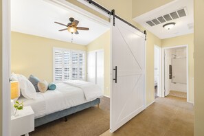 3 bedrooms, iron/ironing board, travel crib, free WiFi - Casa Nolan | A Louisa Davis Property (La Quinta)