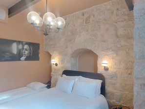 Classic Double Room, 1 Bedroom, City View | Free WiFi - malka hostel (Jerusalem)