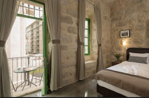 Classic Double Room, 1 Bedroom, City View | Free WiFi - malka hostel (Jerusalem)