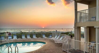 Condo On The Beach - Heated Pool - Self Check-in
