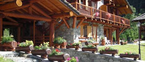 Exterior