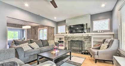 Comfortable Home for Families & Teams, Sleeps 8, Easy Access to Downtown