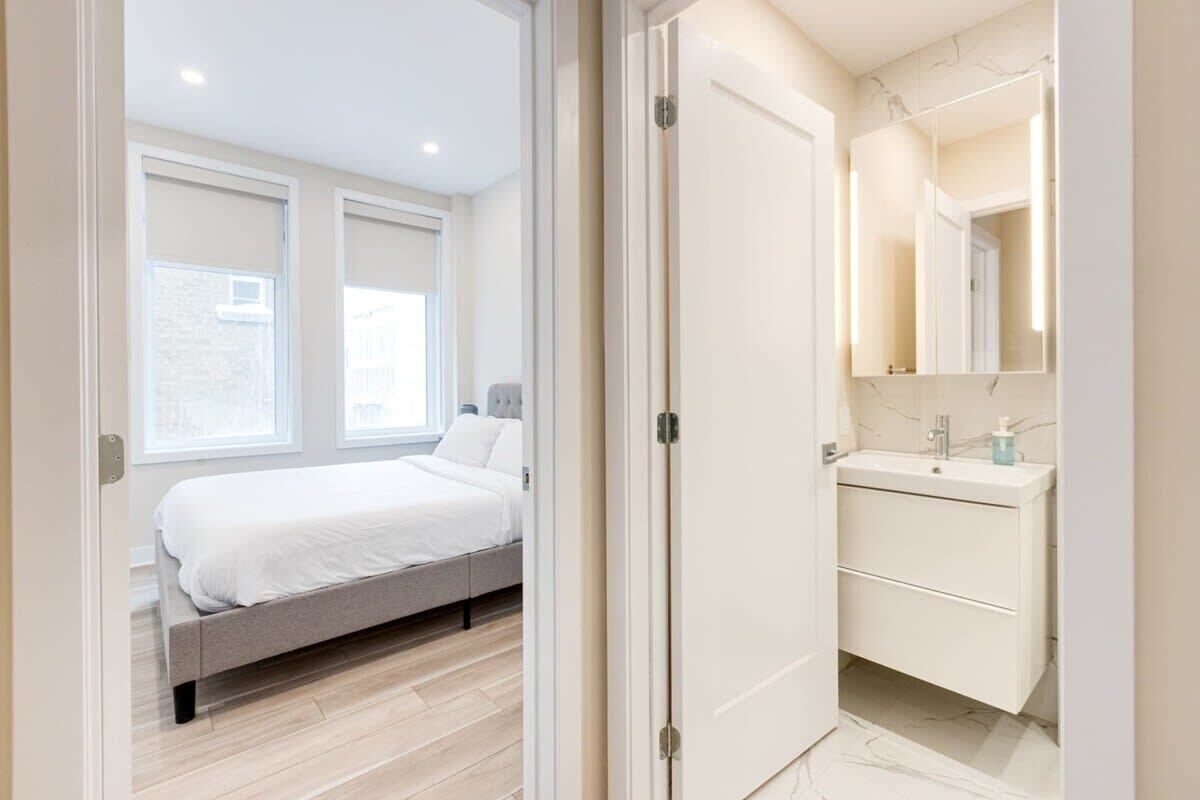 2 makuuhuonetta, silitysrauta/-lauta, vauvan matkasänky, Wi-Fi