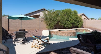 Airy Oasis Sleeps 8- Pool, Spa & Pool Table