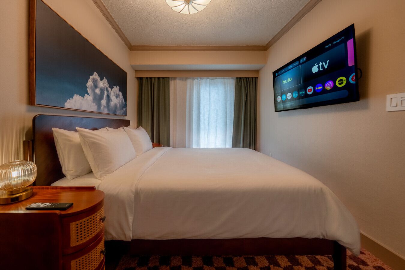 1 bedroom, desk, iron/ironing board, WiFi