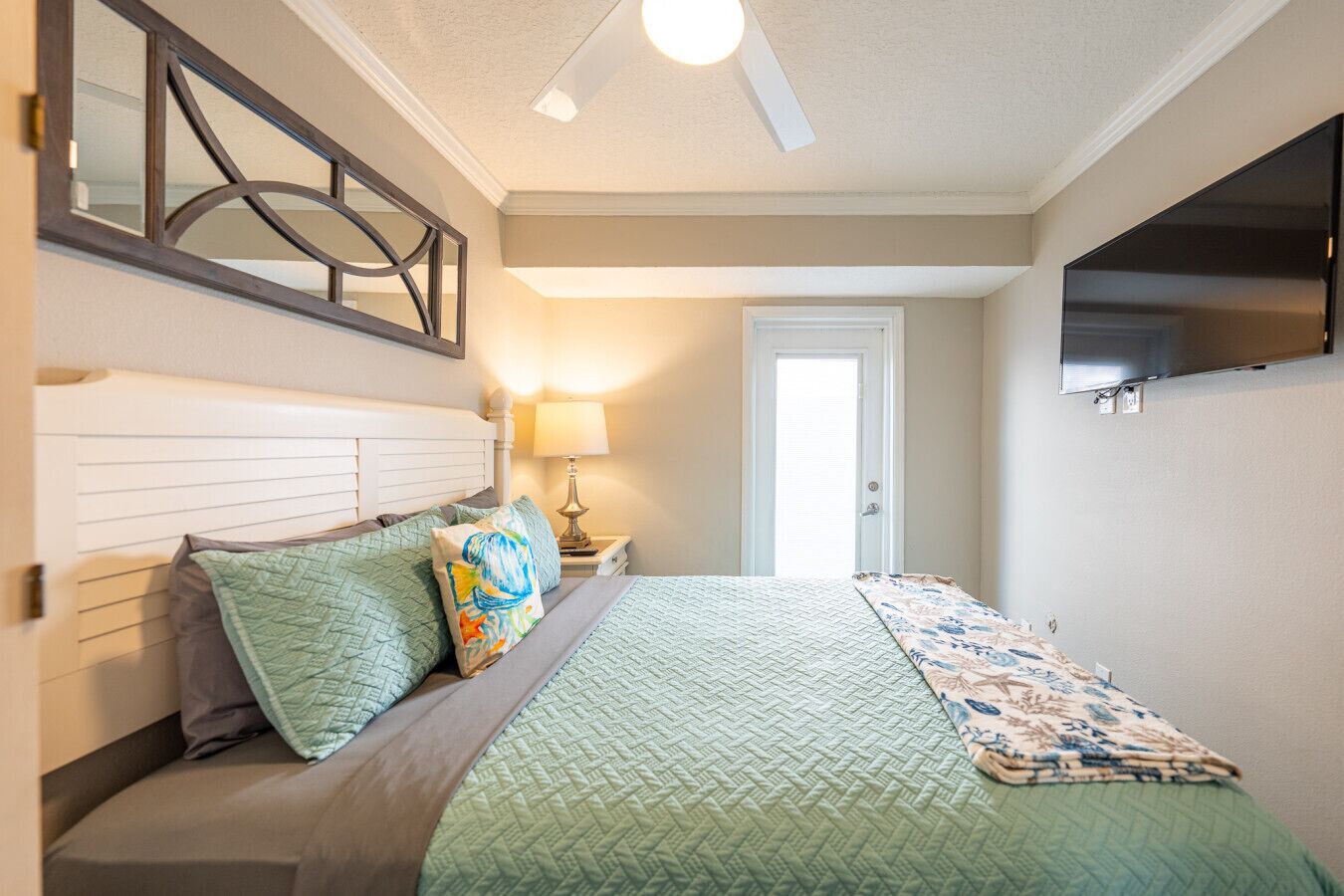 1 chambre, bureau, fer et planche à repasser, Wi-Fi