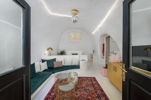 Exclusive Double Room | Individually decorated, individually furnished, desk, laptop workspace - Canyon Santorini (Fira)