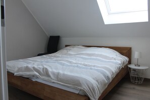 4 bedrooms, free WiFi, bed sheets - Vacation apartment in Gerolstein, with a view of the Dolomites, up to 8 people (Gerolstein)