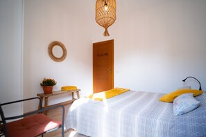 2 chambres, fer et planche à repasser, Wi-Fi, draps fournis