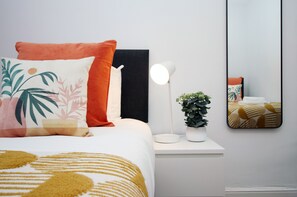 3 habitaciones, tabla de planchar con plancha y wifi gratis 