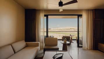 Hikari One bedroom suite | 起居區 | 智慧型電視、Netflix、iPod 底座、串流服務