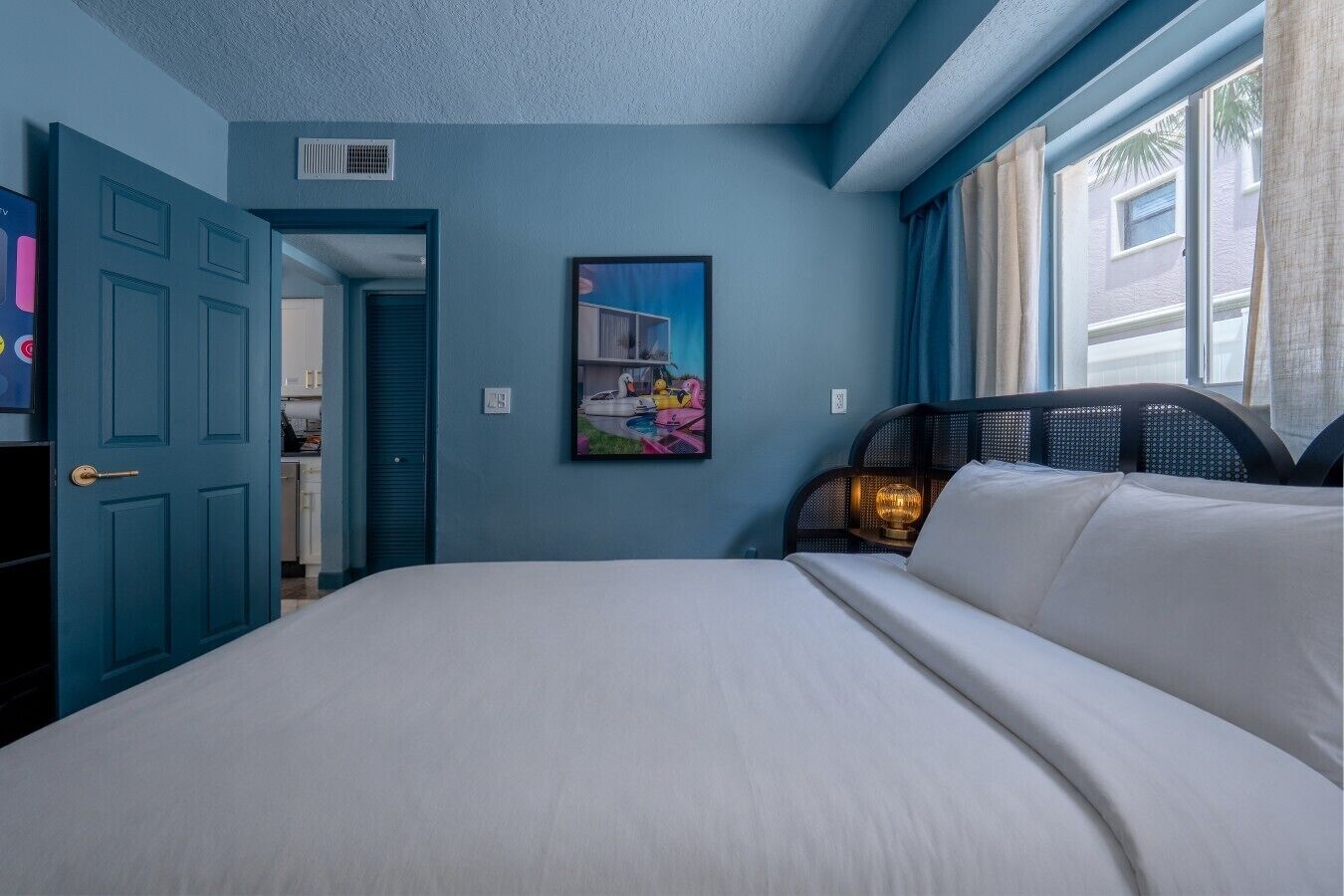 1 bedroom, desk, iron/ironing board, WiFi