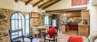 Rural house on a 22-hectare farm. Dehesa, Olivar, trails, swamp and animals