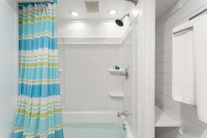 Shower, jetted tub, hair dryer, towels - Best Views in Grand Haven! (Grand Haven)