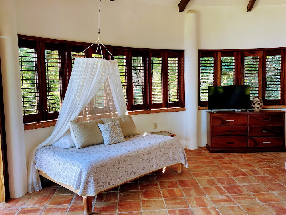 BREATHTAKING ViewsPrivate HomeVery Comfortable “Casa Gratitud” Yelapa