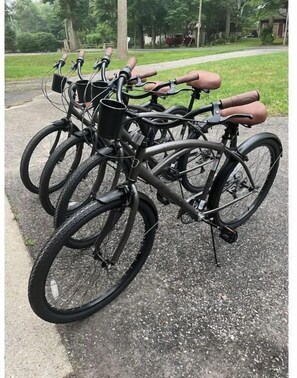 Bicycles are available for guests to use.
