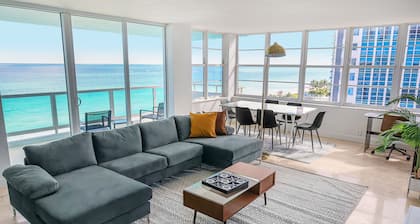 2bd Oceanfront Master Ste OceanView w/balcony, Pool, nearby dining, beach access