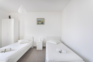 2 chambres, bureau, fer et planche à repasser, Wi-Fi gratuit