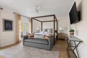 4 Schlafzimmer, Schreibtisch, Bügeleisen/Bügelbrett, Reisekinderbett