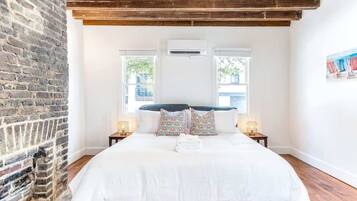 1 bedroom, iron/ironing board, travel crib, WiFi