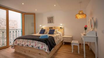 1 bedroom, iron/ironing board