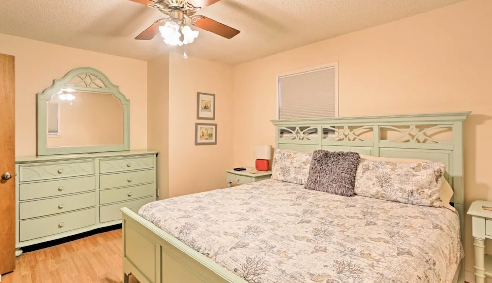 Steps to beachPet friendlyFenced yard Laguna Beach Vrbo