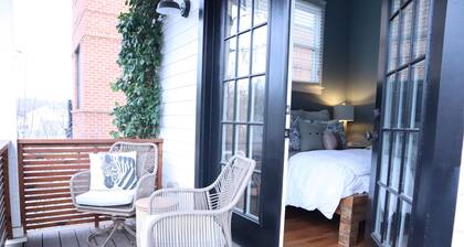 Professional 2bd Condo Near Downtown Raleigh