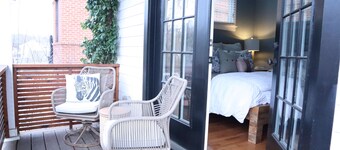 Professional 2bd Condo Near Downtown Raleigh