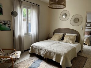 4 chambres, fer et planche à repasser, lit parapluie, Wi-Fi gratuit