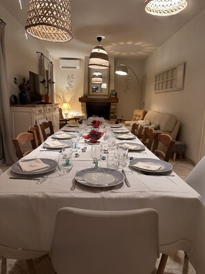 Dining - Air-conditioned villa - 4 bedrooms - heated pool - near beaches & river (SAINTE LUCIE DE PORTO VECCHIO)