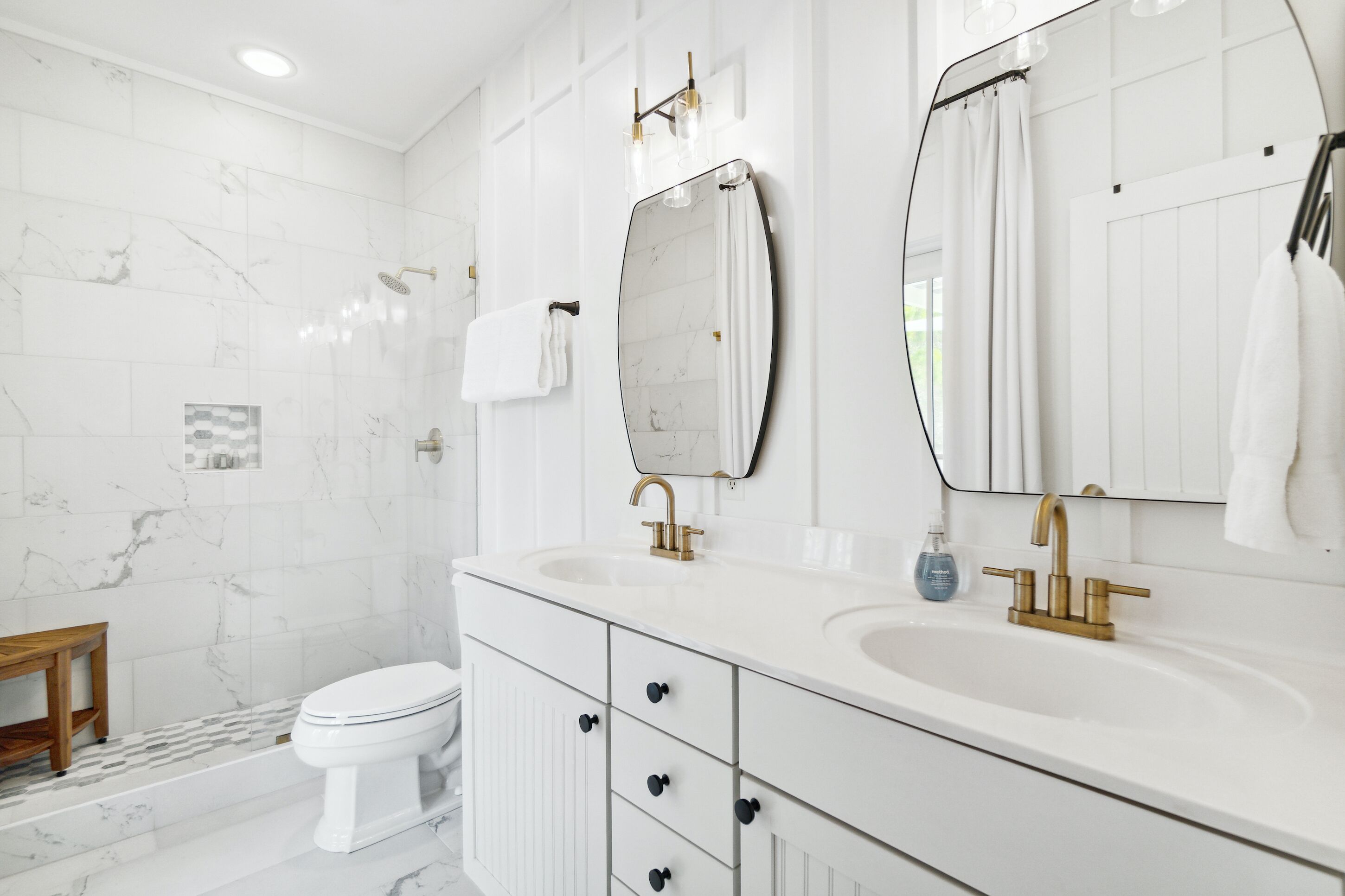 Casa, 3 habitaciones (Suite Escape) | Baño | Amenidades de baño gratuitas, secadora de cabello, toallas, jabón 