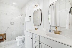 Huis, 3 slaapkamers (Suite Escape) | Badkamer | Gratis toiletartikelen, een haardroger, handdoeken, zeep