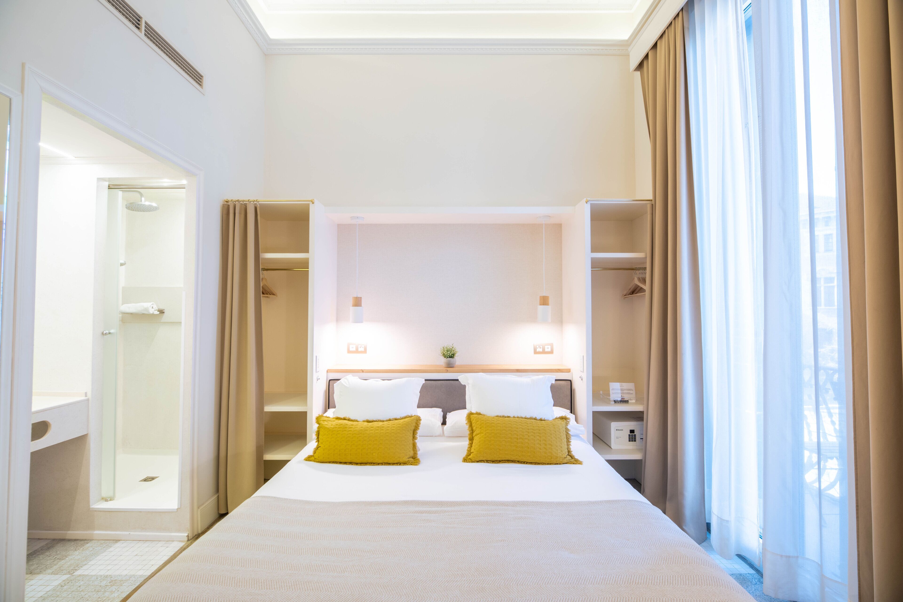 City Double Room | In-room safe, soundproofing, iron/ironing board, free WiFi