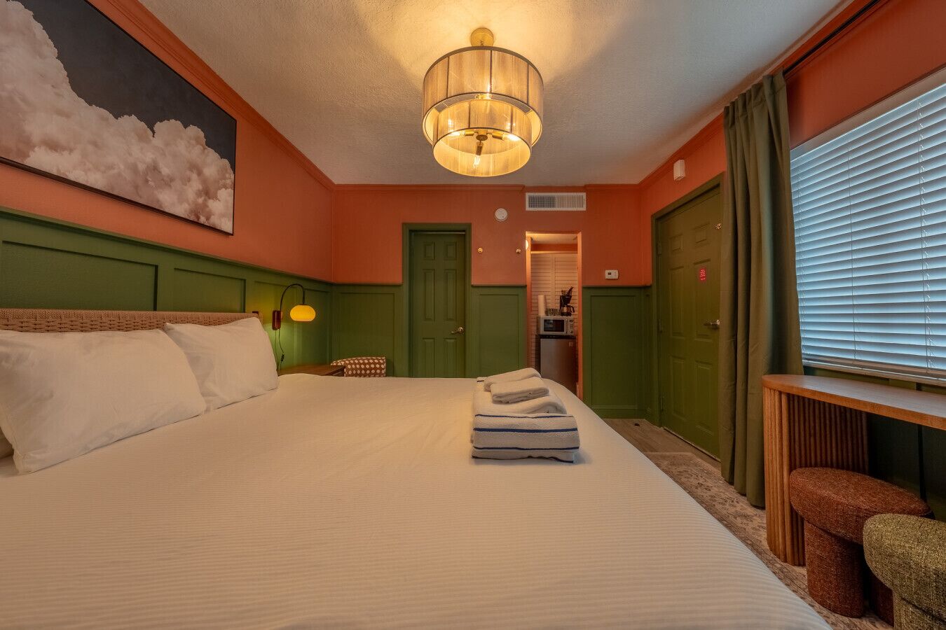 1 多间卧室、办公桌、熨斗/熨衣板、WiFi