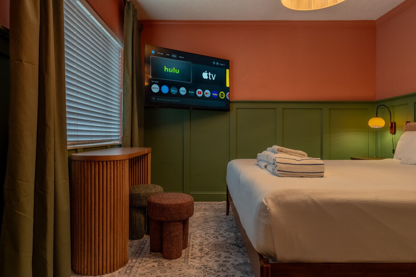 1 habitación, escritorio, tabla de planchar con plancha y wifi 